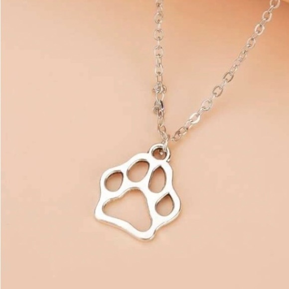 New Silver Tone Dog Paw Necklace - Picture 3 of 6